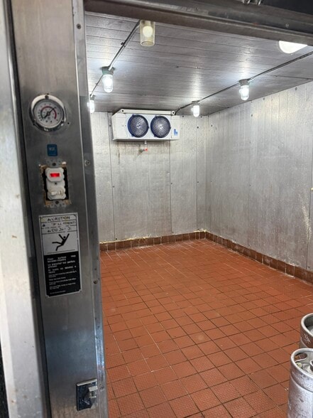 More Photos Of 5320 N Orange Blossom Trl, Orlando Restaurant For Sale