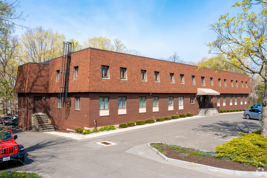 Primary Photo Of 1-7 Old Sherman Tpke, Danbury Office For Lease