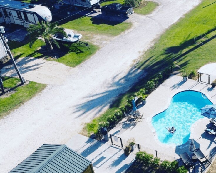 Primary Photo Of 1512 Main, Anahuac Trailer Camper Park For Sale