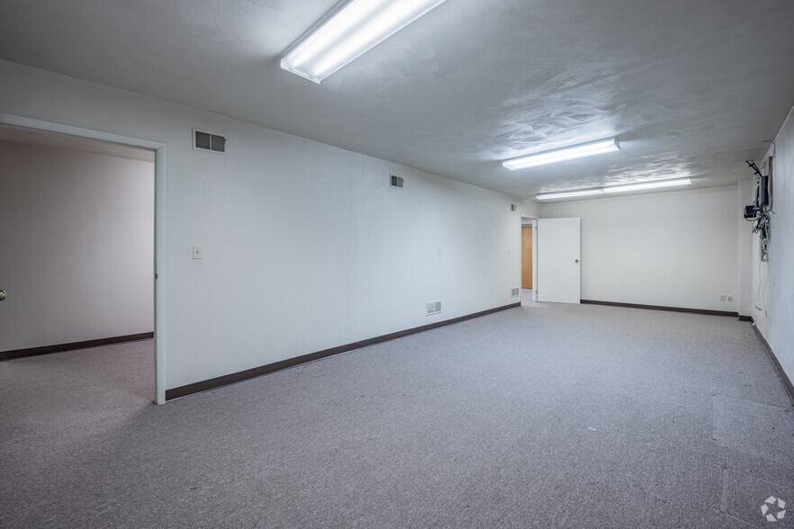 More Photos Of 816 5th Ave, Pittsburgh Office For Sale