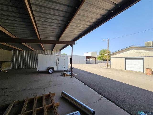 More Photos Of 107 S 14th St, Artesia Showroom For Sale