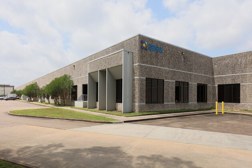 More Photos Of 3605 Willowbend Blvd, Houston Unknown For Lease