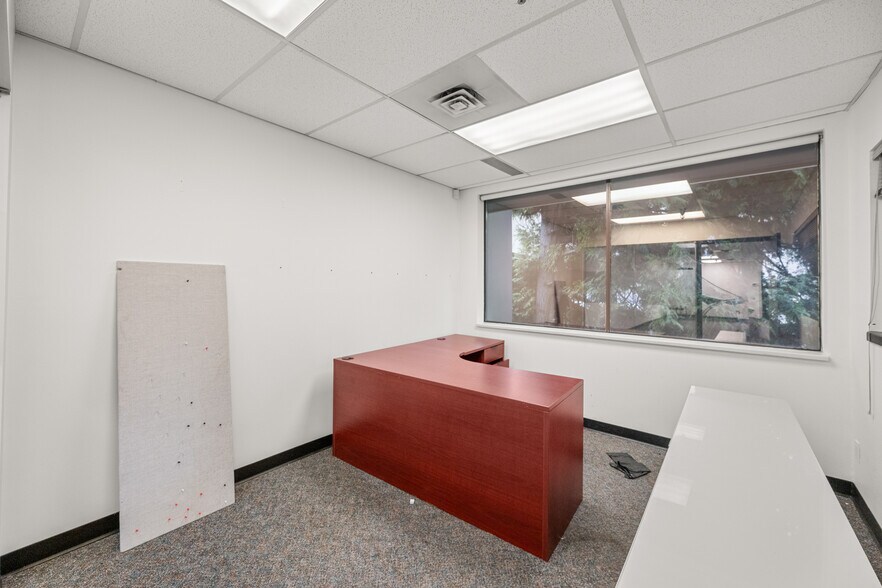 More Photos Of 93 Sixth St, New Westminster Office For Sale