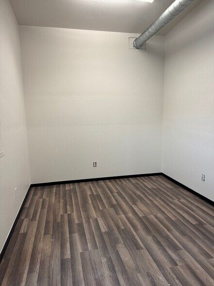 More Photos Of 1001 E Will Rogers Blvd, Claremore Auto Repair For Lease
