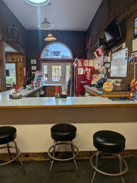 More Photos Of 93 Mechanic St, Bellingham Restaurant For Lease