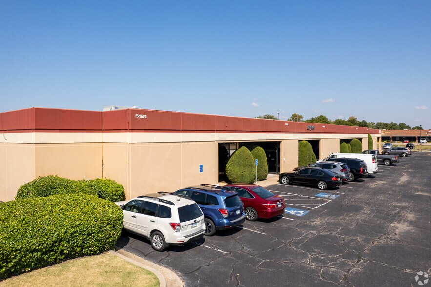 More Photos Of 5110-5124 S 95th Ave, Tulsa Light Distribution For Lease