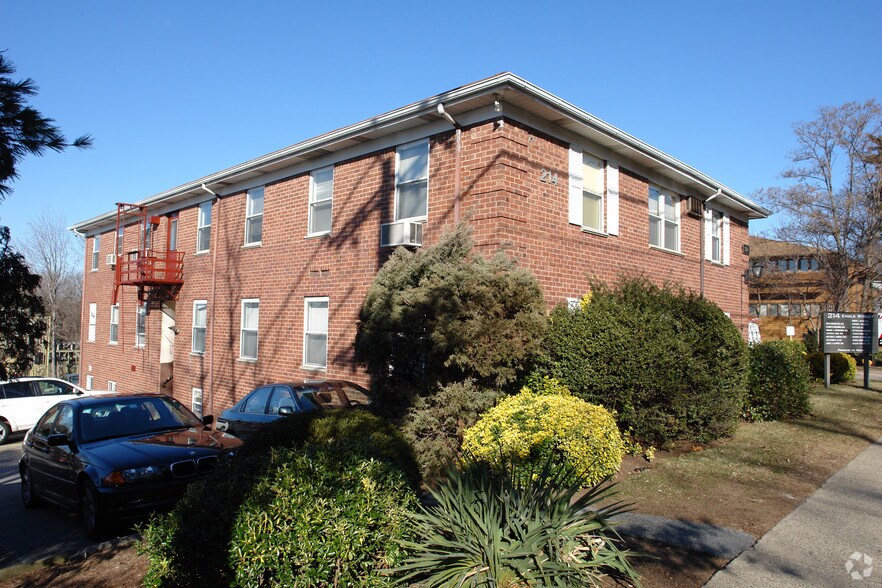 More Photos Of 214 Engle St, Englewood Medical For Lease