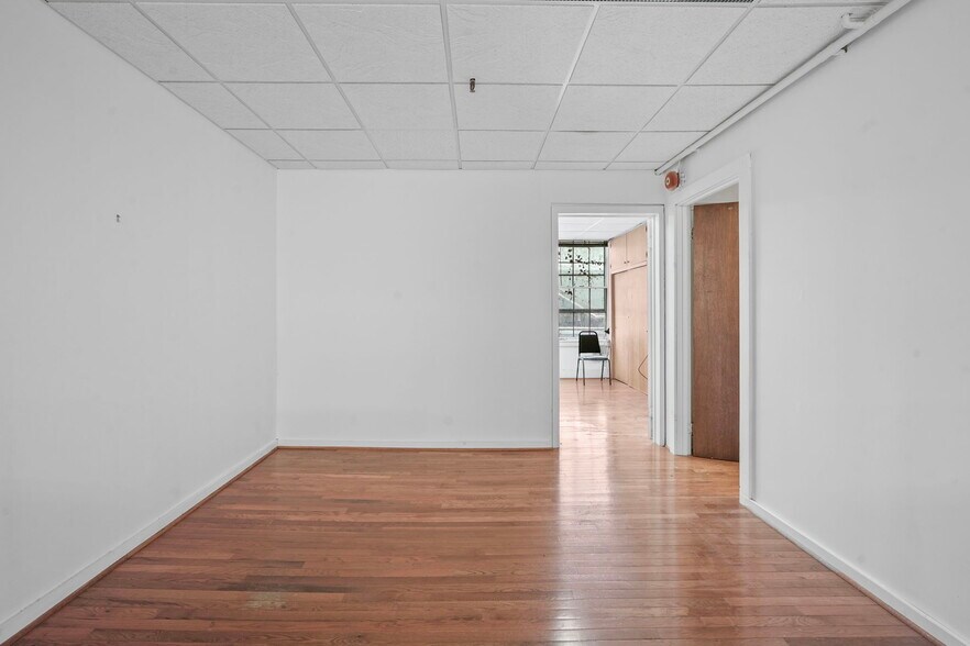 More Photos Of 146-148 E State St, Ithaca Storefront Retail Residential For Sale