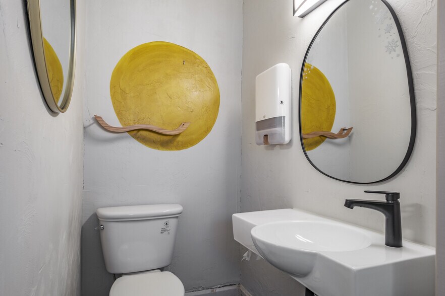 More Photos Of 3848 Central Ave, Saint Petersburg Office For Lease