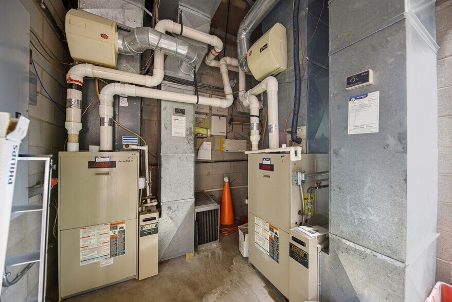 More Photos Of 2814 Franklin St, Michigan City Office For Sale