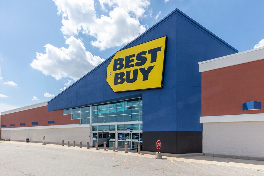 More Photos Of 1812-2100 S Randall Rd, Geneva Unknown For Lease