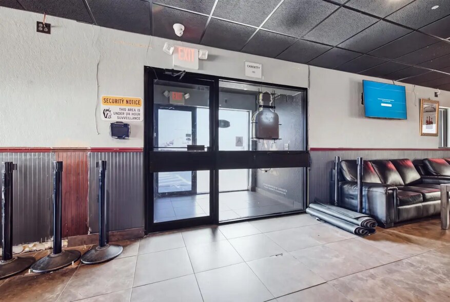 More Photos Of 8775 N 107th St, Milwaukee Restaurant For Sale