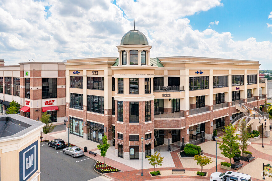 Primary Photo Of 923 Haddonfield Rd, Cherry Hill Coworking Space