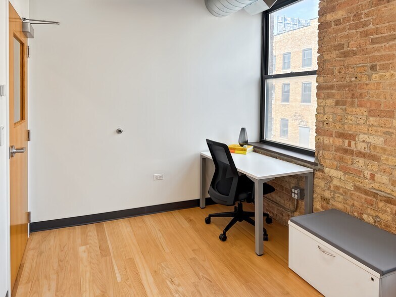 More Photos Of 1918 N Mendell St, Chicago Coworking Space