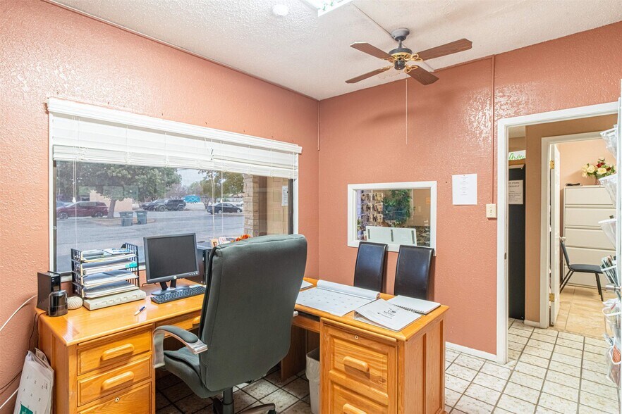 More Photos Of 102 Fletcher Dr, Del Rio General Retail For Sale
