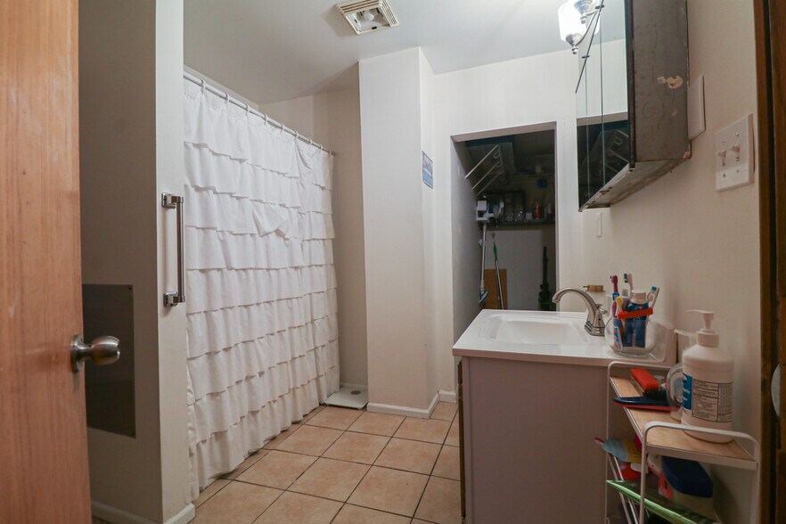 More Photos Of 40523 N Il Route 83, Antioch Apartments For Sale