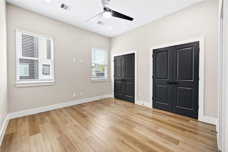 More Photos Of 6103 Shotwell st, Houston Multifamily For Sale