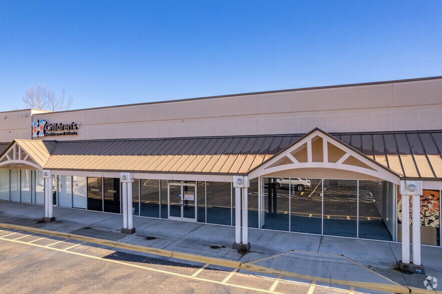 More Photos Of 1550-1558 Riverstone Pky, Canton Unknown For Lease