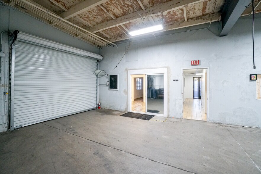 More Photos Of 13501 S Main St, Los Angeles Warehouse For Lease