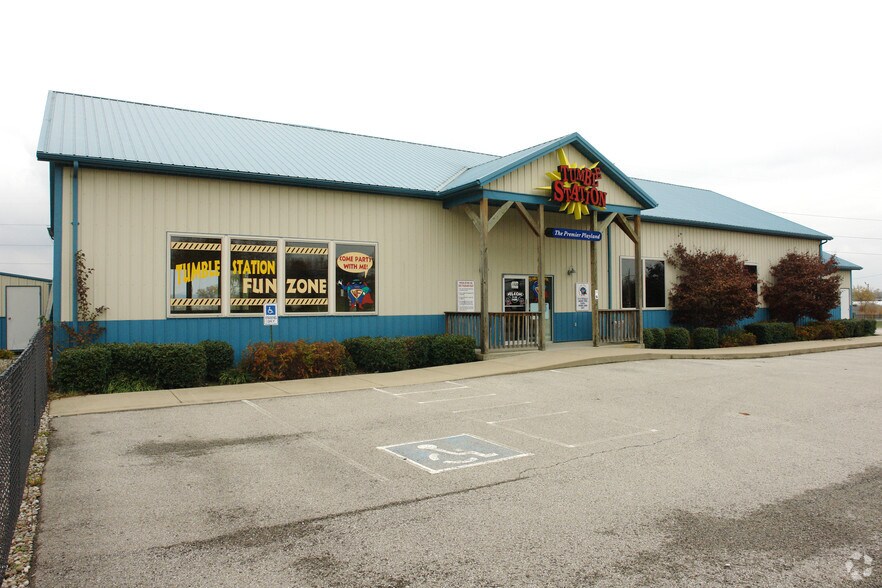 Primary Photo Of 4601 Hamburg Pike, Jeffersonville Amusement Park For Lease
