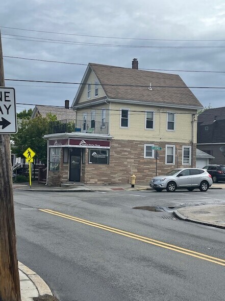 Primary Photo Of 121-123 Winthrop St, Medford Office For Sale