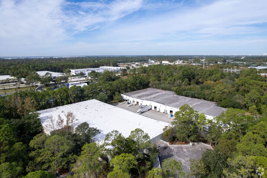 More Photos Of 7750-1 Bayberry Rd, Jacksonville Unknown For Lease
