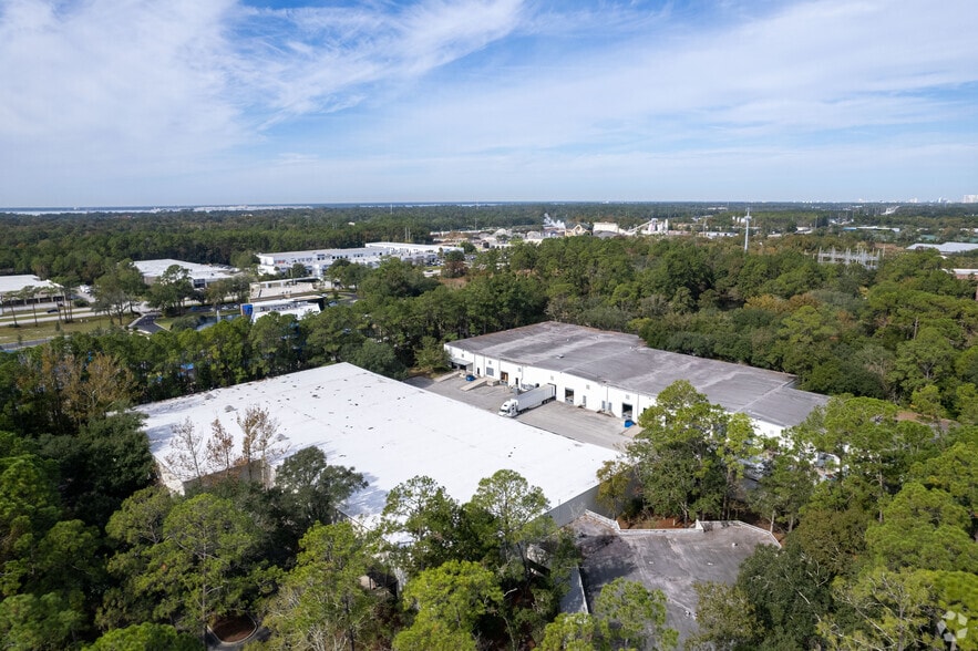 More Photos Of 7750-1 Bayberry Rd, Jacksonville Unknown For Lease