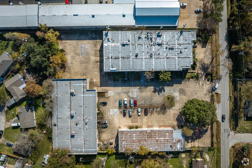 More Photos Of 3550-3560 Lang Rd, Houston Light Manufacturing For Sale