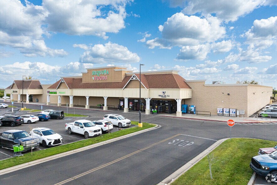 More Photos Of 2270 E El Monte Way, Dinuba Storefront For Lease