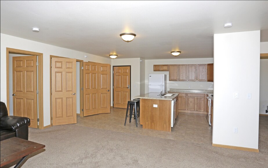 More Photos Of 501 12th Ave SE, Stanley Apartments For Lease