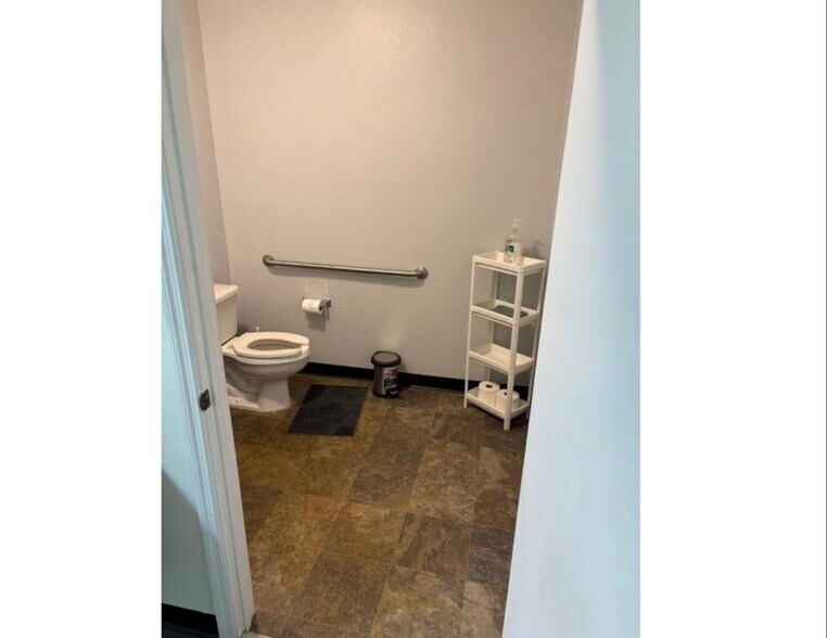 More Photos Of 3586 Aloma Ave, Winter Park Office For Sale