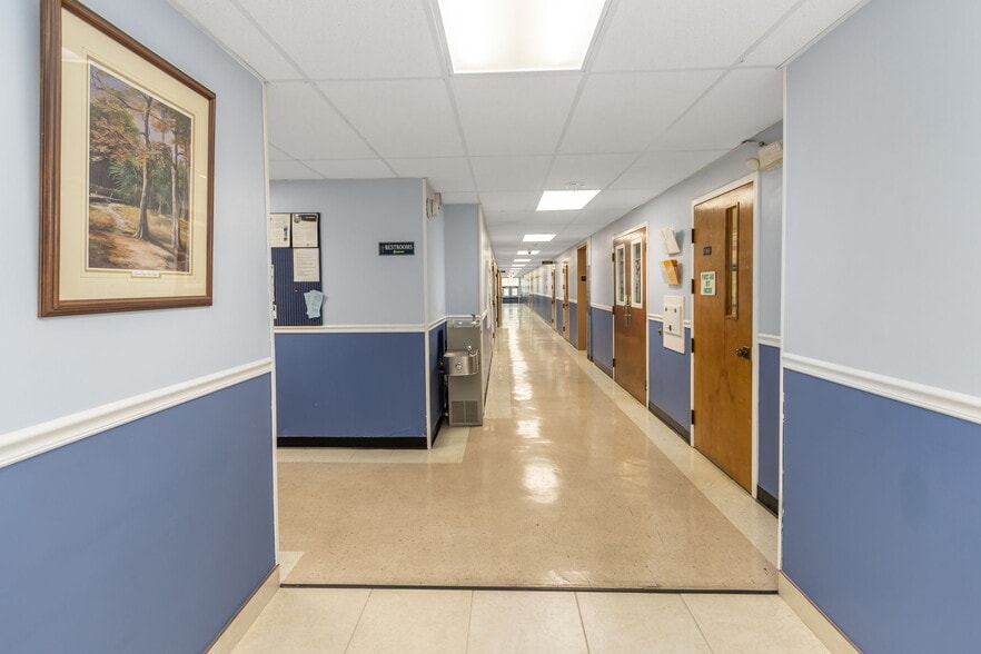 More Photos Of 411 Turner St, Clearwater Schools For Lease