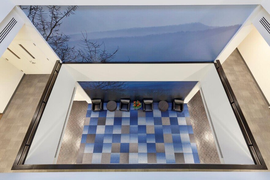 More Photos Of 13135 Lee Jackson Memorial Hwy, Fairfax Office For Lease