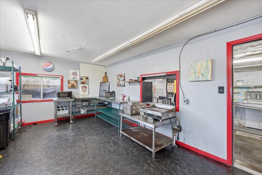 More Photos Of 5720 16th St, Orange Flex For Sale