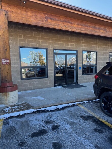 More Photos Of 875 Iron Horse Dr, Park City Storefront Retail Office For Lease