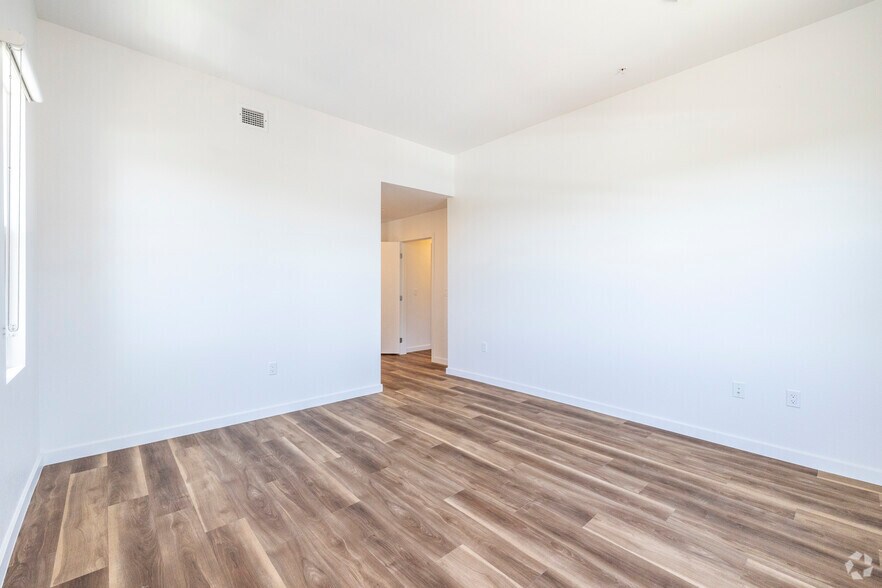 More Photos Of 301 W Roosevelt St, Phoenix Apartments For Lease