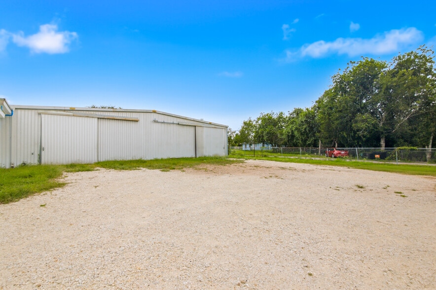 More Photos Of 4107 Port Lavaca Dr, Victoria Showroom For Sale