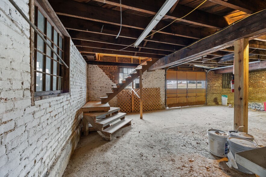 More Photos Of 1108 S Salisbury, Spencer Freestanding For Sale