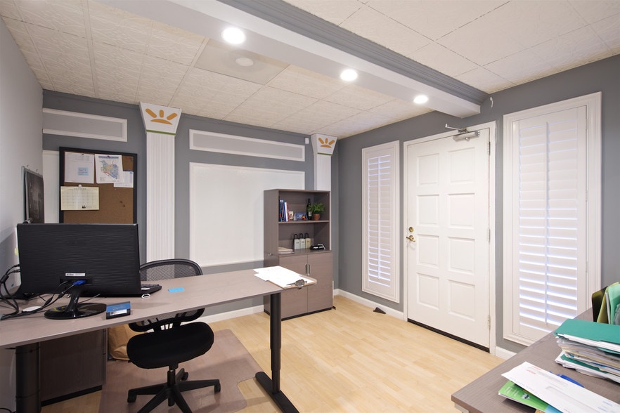 More Photos Of 7670 Opportunity Rd, San Diego Office For Lease