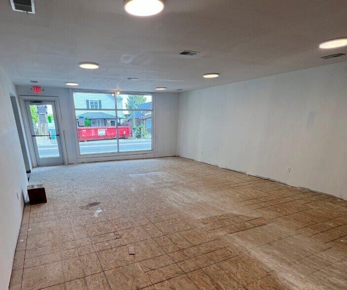 More Photos Of 9519 Main St, Whitmore Lake Storefront Retail Residential For Lease