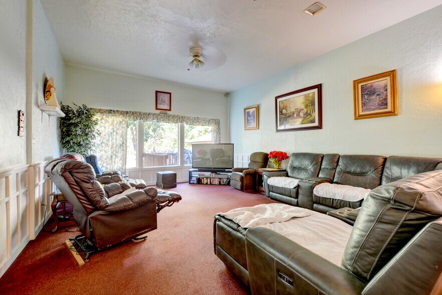 More Photos Of 625 Barbara Drive, Grants Pass Assisted Living For Sale