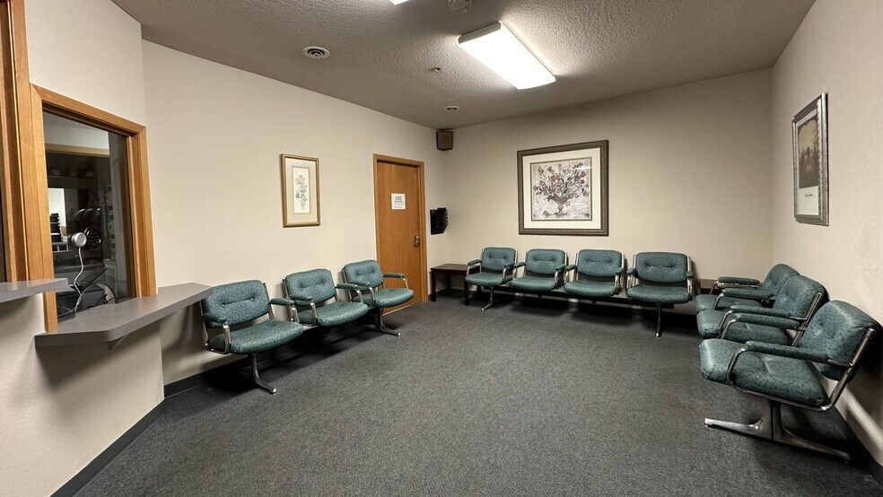 More Photos Of 1801 1st Ave, Longview Medical For Sale