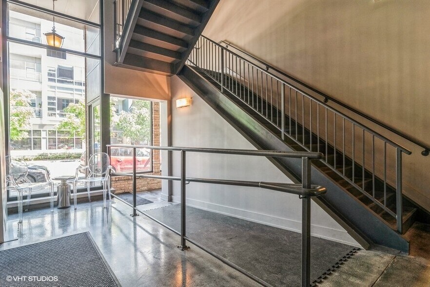 More Photos Of 1219 W Madison St, Chicago Storefront Retail Residential For Lease