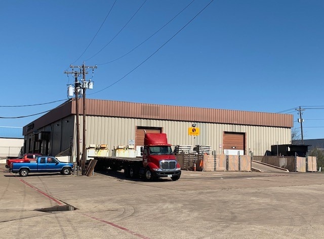 More Photos Of 1901 S Great Southwest Pky, Grand Prairie Distribution For Lease