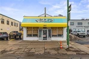 More Photos Of 967 Kenmore Ave, Kenmore Restaurant For Sale