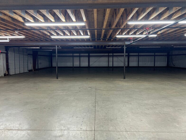 More Photos Of 4388 Sudderth Rd, Buford Warehouse For Sale