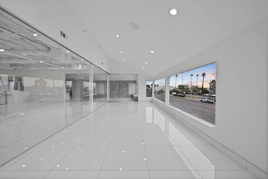 More Photos Of 2244 W Coast Hwy, Newport Beach Office For Lease