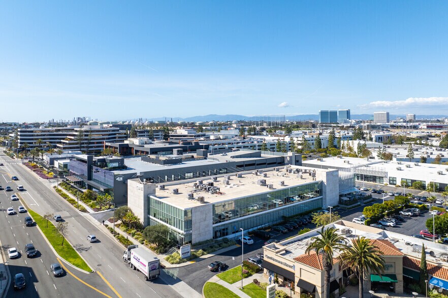 More Photos Of 2221 Rosecrans Ave, El Segundo Office For Lease