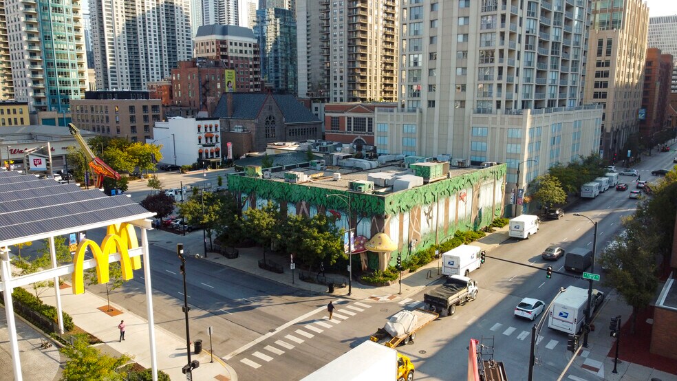 More Photos Of 605 N Clark St, Chicago Restaurant For Sale