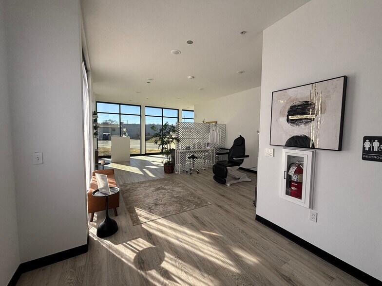 More Photos Of 6101-6123 Nieman Road, Shawnee Apartments For Lease